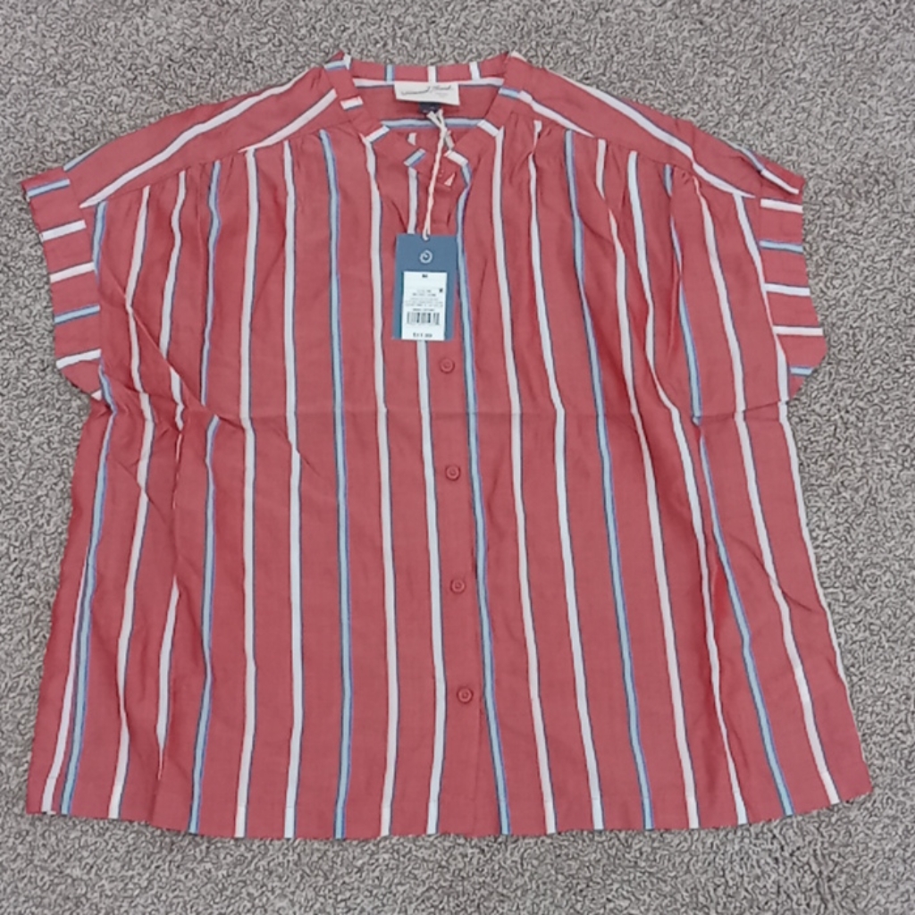 Nwt Universal Thread